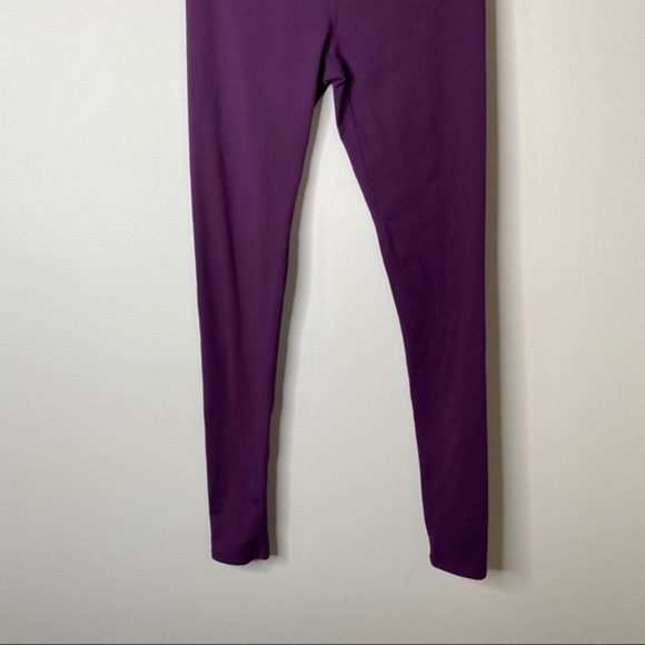 Fabletics Salar Powerhold Leggings Dark Plum Small - Picture 4 of 8